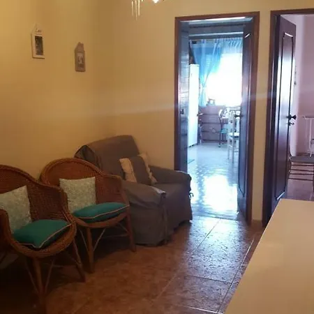 Central Sunny 3 Bedroom Apartment