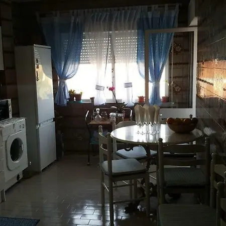 Central Sunny 3 Bedroom タヴィラ