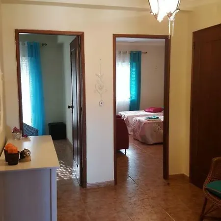 Central Sunny 3 Bedroom *